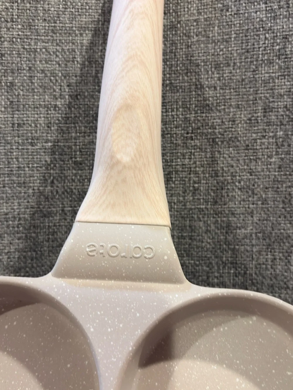 CAROTE Fried Egg Frying Pan with Dividers/4-Hole Round Frying Pan
